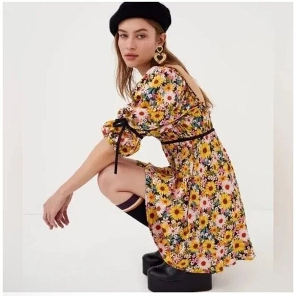 For Love & Lemons NWT Sylvia Mini Dress in Daisy Garden Print - Picture 1 of 11